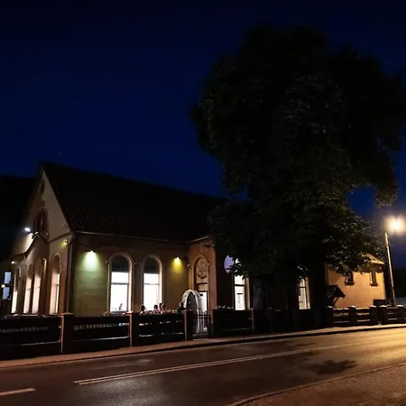 Dom Weselny Pod Kasztanem Ξενοδοχείο Luban (Luban)