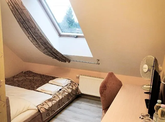 Dom Weselny Pod Kasztanem Hotel Luban (Luban)